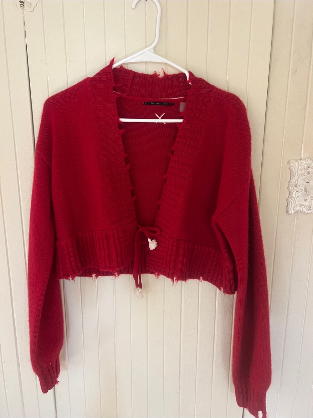Brazeau Tricot Cropped Red Cropped Cashmere Cardigan Sweater